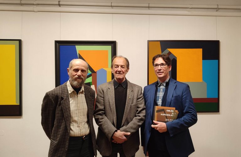 Megnyílt Aknay János kiállítása