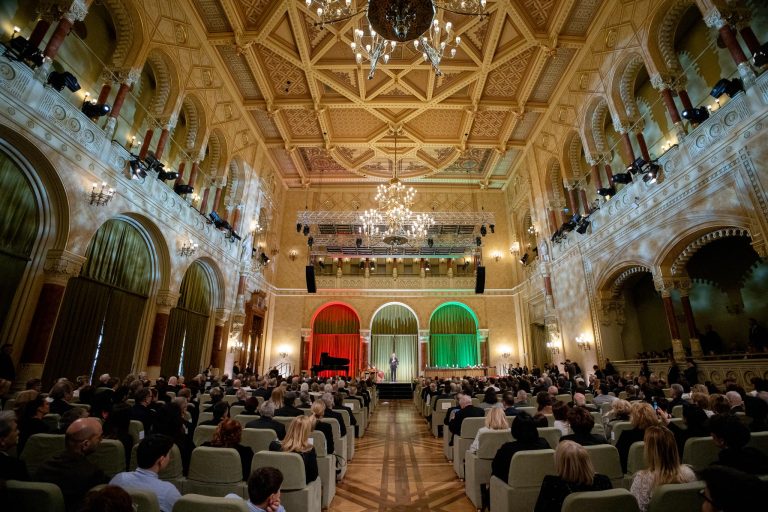 Állami kitüntetéseket vehettek át az MMA Művészeti Ösztöndíjprogram ösztöndíjasai